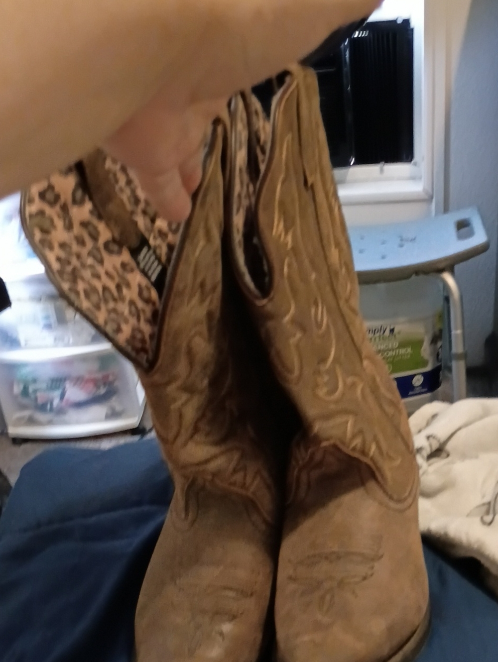 Women’s Tan Laredo Western Cowboy Boots - Classic Embroidered Shaft